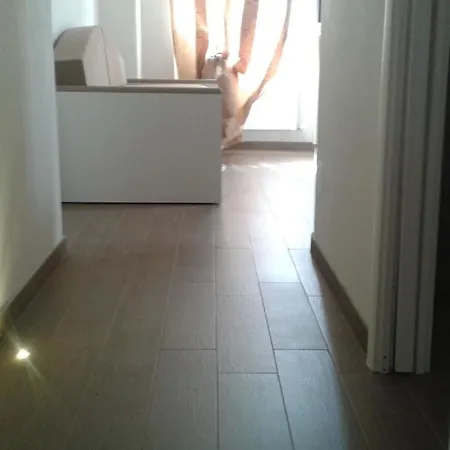 Drei-zimmer-wohnung In Vieste